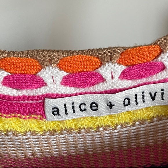 NWOT Alice + Olivia V-neck Crochet Cropped Tank Top, XS - Picture 4 of 9